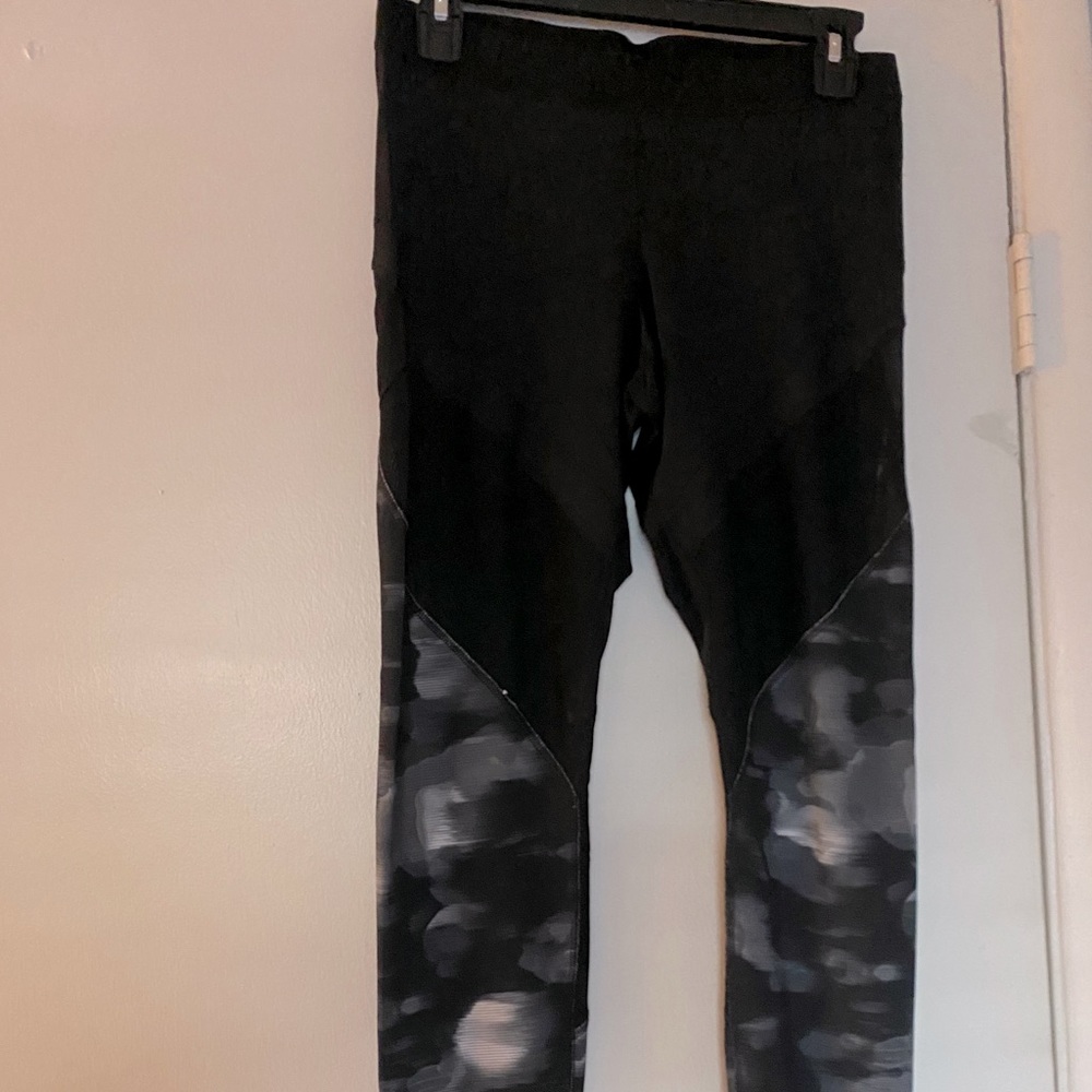 Black workout leggings Size L